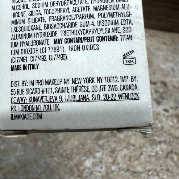 Bundle IL Makiage Flawless Base Foundation Woke Up #040, Blending Brush #100 - Picture 7 of 11